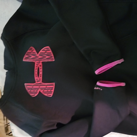 Girl's Bundle of 2 Under Armour Hoodies, size Large - Picture 3 of 3